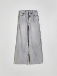 Jeansy wide leg - szary. Szare jeansy Reserved, bez wzorów. W wyprzedaży za 139.99 zł.