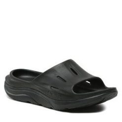 Klapki Hoka. Czarne klapki HOKA, bez wzorów, bez obcasa. Za 299.99 zł.
