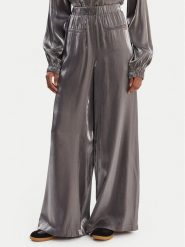 Liu Jo Sport Spodnie materiałowe TA6005 T322A Szary Relaxed Fit. Szare spodnie materiałowe Liu Jo Sport, xl, bez wzorów, z materiału. Za 689.99 zł.