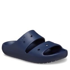 Klapki Crocs. Niebieskie klapki Crocs, bez wzorów, bez obcasa. Za 129.99 zł.