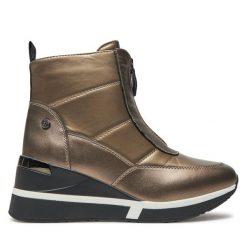 Botki Xti. Żółte botki Xti, bez wzorów, bez obcasa, na koturnie, bez zapięcia. Za 359.99 zł.