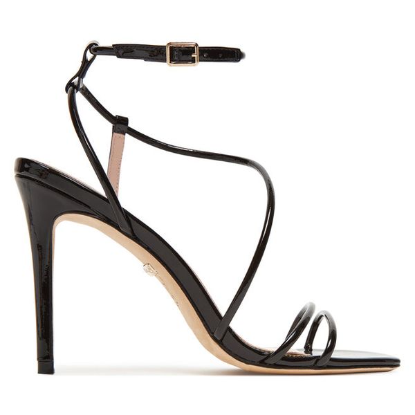 Sandały Marciano Guess. Czarne sandały Marciano Guess, z aplikacjami, bez obcasa, na szpilce, bez zapięcia. Za 759.99 zł.