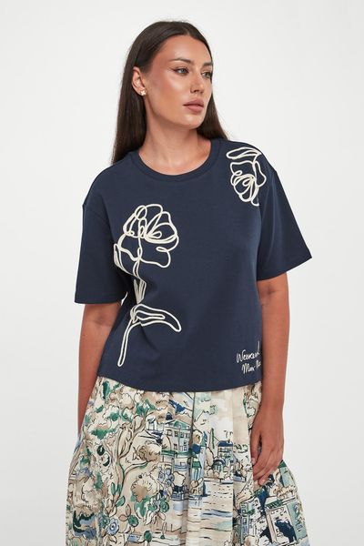 T-shirt damski Sala WEEKEND MAX MARA. T-shirty Weekend Max Mara, m, bez wzorów, bez kołnierzyka, bez ramiączek. Za 639.00 zł.