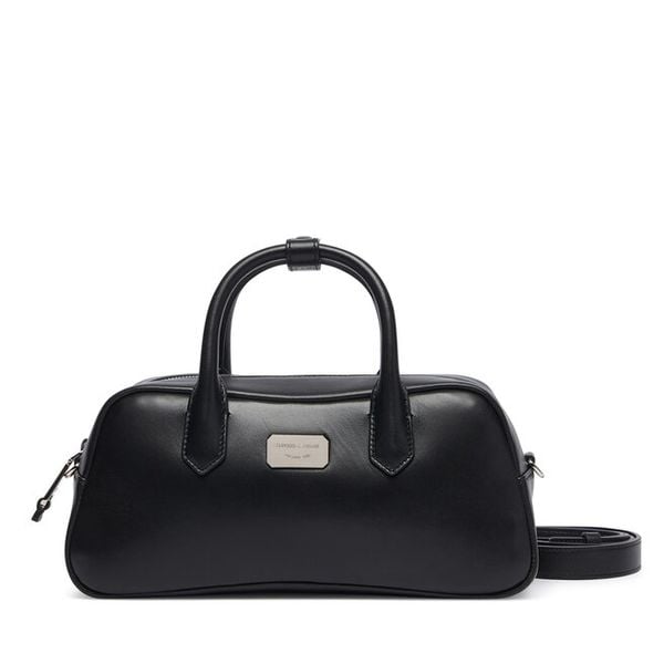 Torebka Emporio Armani. Czarne torebki klasyczne Emporio Armani, bez wzorów, bez dodatków. Za 1,779.00 zł.