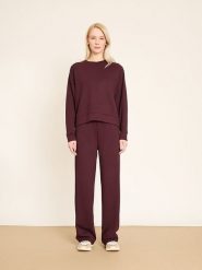 BGN 2-częściowy zestaw w kolorze brązowym rozmiar: 40. Brązowe spodnie dresowe BGN, bez wzorów, z dresówki. Za 165.99 zł.