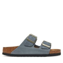 Klapki Birkenstock. Szare klapki Birkenstock, bez wzorów, bez obcasa. Za 539.99 zł.