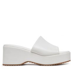 Klapki DeeZee. Białe klapki DeeZee, bez wzorów, bez obcasa. Za 139.99 zł.