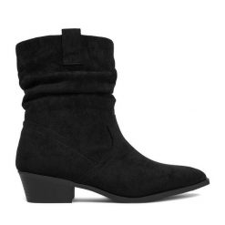 Kowbojki JENNY. Czarne botki Jenny, bez wzorów, bez obcasa, na słupku, bez zapięcia. Za 159.99 zł.