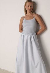 Niebieska Bawełniana Sukienka Rozkloszowana z Elastyczną Górą i Wiązanymi Ramiączkami Nyphea. Niebieskie sukienki Born2be, na co dzień, m, bez wzorów, z bawełny, eleganckie, bez kołnierzyka, bez ramiączek, maxi, proste. Za 139.99 zł.