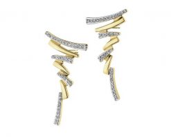 Kolczyki z żółtego złota z diamentami - 0,15 ct - próba 585. Żółte kolczyki Apart, z diamentem, złote. Za 3,490.00 zł.