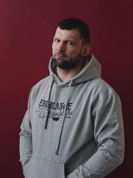 MANTO bluza z kapturem RESOLVE melanż. Szare bluzy MANTO, xl, bez wzorów, z bawełny, z kapturem. Za 249.00 zł.