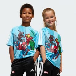 Koszulka Adidas Marvel Spider-Man. Białe bluzki Adidas, bez wzorów, z materiału, sportowe, bez kołnierzyka, bez ramiączek. Za 126.90 zł.