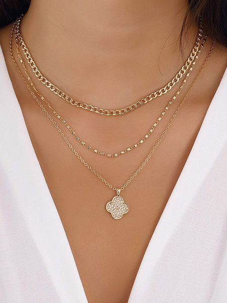 Nakkash Pozłacany naszyjnik z cyrkoniami rozmiar: onesize. Żółte naszyjniki Nakkash, z cyrkonią, metalowe. Za 78.66 zł.