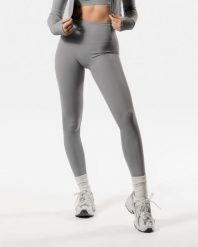 Damskie legginsy LuxForm z ultrawysokim stanem i efektem scrunch – szary. Szare legginsy AESTHETIC WOLF, xl, bez wzorów, z materiału, z podwyższonym stanem, długie. Za 269.99 zł.