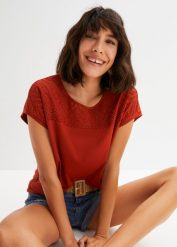 T-shirt z miękkiej wiskozy. Czerwone t-shirty bonprix, w ażurowe wzory, z wiskozy, bez kołnierzyka, bez ramiączek. Za 94.99 zł.