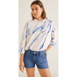 Mango - Szorty Iconic. Zielone szorty Mango, z aplikacjami, z bawełny, casualowe. W wyprzedaży za 29.90 zł.