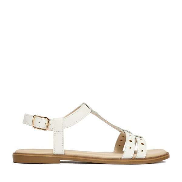 Sandały Lasocki. Białe sandały Lasocki, bez wzorów, bez obcasa, na płaskiej podeszwie, bez zapięcia. Za 159.99 zł.