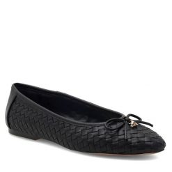 Baleriny Nine West. Czarne baleriny Nine West, bez wzorów, bez obcasa. Za 109.99 zł.