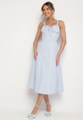 Niebieska Rozkloszowana Gorsetowa Sukienka Vices Ozdobiona Wiązaniem Ralethea. Niebieskie sukienki Born2be, l, bez wzorów, eleganckie, bez kołnierzyka, bez ramiączek, midi, gorsetowe. Za 129.99 zł.