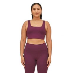 Kobiałka z kwadratowym dekoltem Girlfriend Collective Tommy. Czerwone bielizna sportowa GIRLFRIEND COLLECTIVE, xs, bez wzorów. Za 257.50 zł.