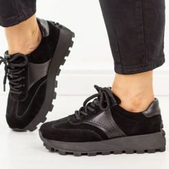 Czarne skórzane sneakersy damskie Filippo Dp7976/26. Czarne obuwie sportowe Filippo, na jesień, z dzianiny, bez zapięcia. Za 269.00 zł.
