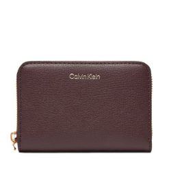 Duży Portfel Damski Calvin Klein. Czerwone portfele Calvin Klein, bez wzorów. Za 259.99 zł.