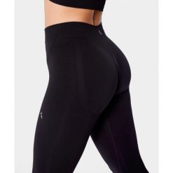 Legginsy bezszwowe z push-up dla kobiet na siłownię Carpatree Eris. Czarne legginsy Carpatree, bez wzorów. Za 219.99 zł.