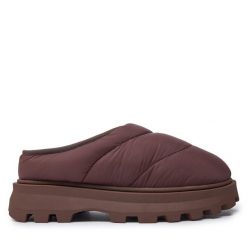 Kapcie Steve Madden. Brązowe obuwie domowe Steve Madden, bez wzorów, bez zapięcia. Za 519.99 zł.