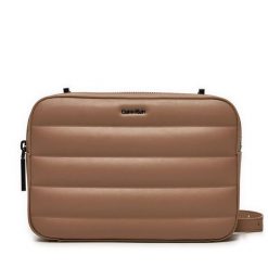 Torebka Calvin Klein. Brązowe listonoszki Calvin Klein, bez wzorów, bez dodatków. Za 559.99 zł.