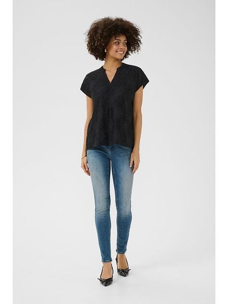 CULTURE Bluzka w kolorze czarnym rozmiar: M. Czarne bluzki Culture, m, bez wzorów, bez kołnierzyka, bez ramiączek. Za 86.99 zł.