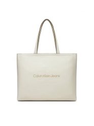Calvin Klein Jeans Torebka Sculpted Slim K60K612222 Biały. Białe shopper Calvin Klein Jeans, bez wzorów, z jeansu, bez dodatków. Za 419.99 zł.