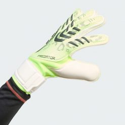 Rękawice Predator Match Goalkeeper. Białe rękawiczki Adidas, bez wzorów, sportowe. Za 179.00 zł.
