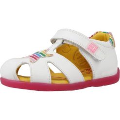 Sandały AGATHA RUIZ DE LA PRADA 242900A Biały. Białe sandały Agatha Ruiz de la Prada, bez wzorów, ze skóry, bez obcasa, bez zapięcia. Za 248.79 zł.