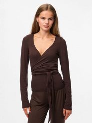 Pieces Koszulka "Pcroya" w kolorze ciemnobrązowym rozmiar: XL. Brązowe bluzki Pieces, xl, bez wzorów, bez kołnierzyka, bez ramiączek. Za 70.41 zł.