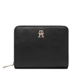 Portfel Tommy Hilfiger. Czarne portfele TOMMY HILFIGER, bez wzorów. Za 249.99 zł.