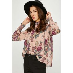 Vero Moda - Bluzka Gina. Czarne bluzki Vero Moda, m, bez wzorów, z poliesteru, casualowe, bez kołnierzyka, bez ramiączek. W wyprzedaży za 99.90 zł.