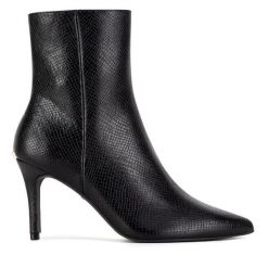 Botki MEXX. Czarne botki Mexx, bez wzorów, bez obcasa, na szpilce, bez zapięcia. Za 265.99 zł.