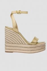MICHAEL KORS Złote sandały na platformie Leighton Wedge, Rozmiar 38,5. Żółte sandały Michael Kors, bez wzorów, bez obcasa, na platformie, bez zapięcia. W wyprzedaży za 570.99 zł.