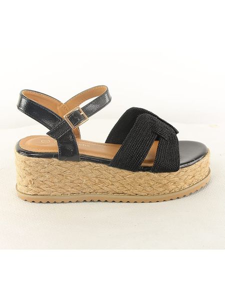 Sixth Sens Sandały w kolorze czarnym na koturnie rozmiar: 36. Czarne sandały Sixth Sens, bez wzorów, z otwartym noskiem, bez obcasa, na koturnie, bez zapięcia. Za 87.40 zł.