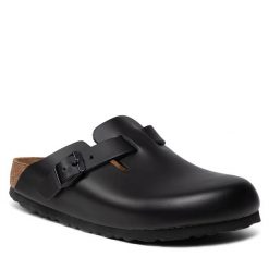Klapki Birkenstock. Czarne klapki Birkenstock, bez wzorów, bez obcasa. Za 459.99 zł.