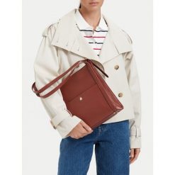 Torebka Beverly Hills Polo Club. Brązowe torebki klasyczne Beverly Hills Polo Club, bez wzorów, bez dodatków. Za 199.99 zł.