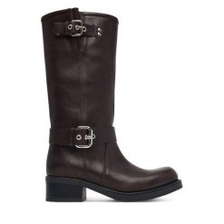 Kozaki Weekend Max Mara. Brązowe kozaki Weekend Max Mara, bez obcasa, na płaskiej podeszwie, bez zapięcia. Za 2,134.00 zł.