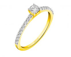 Pierścionek z żółtego złota z diamentami - 0,40 ct - próba 585. Żółte pierścionki Apart, z diamentem, złote. Za 8,190.00 zł.