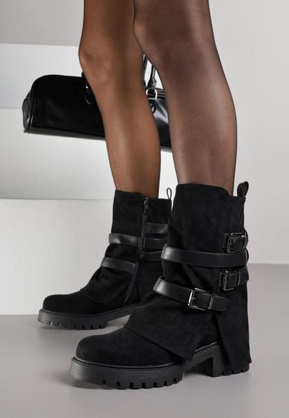 Czarne Botki Typu Bikery z Wywiniętą Cholewką z Klamrami Selora. Czarne botki Born2be, bez wzorów, z jeansu, bez obcasa, na płaskiej podeszwie, bez zapięcia. Za 179.99 zł.