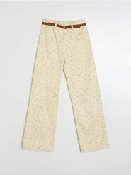 Jeansy wide leg z paskiem - kremowy. Białe jeansy Sinsay, bez wzorów. Za 79.99 zł.