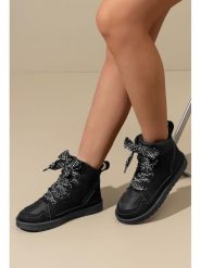 C'M Sneakersy w kolorze czarnym rozmiar: 40. Czarne trampki C'M, bez wzorów, za kostkę, bez zapięcia. Za 117.99 zł.