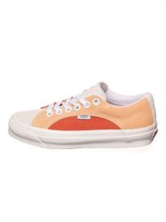 Vans Skórzane sneakersy w kolorze kremowo-pomarańczowo-czerwonym rozmiar: 41. Brązowe trampki Vans, bez wzorów, z materiału, bez zapięcia. Za 226.45 zł.