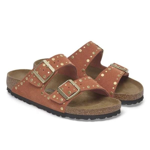 Damskie sandały nity ARIZONA RIVET. Brązowe sandały Birkenstock, bez wzorów, z materiału, bez obcasa, bez zapięcia. Za 657.00 zł.