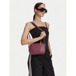 Torebka adidas. Czerwone torebki klasyczne Adidas, bez wzorów, bez dodatków. Za 179.99 zł.