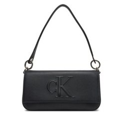 Torebka Calvin Klein Jeans. Czarne torebki klasyczne Calvin Klein Jeans, bez wzorów, z jeansu, bez dodatków. Za 239.99 zł.